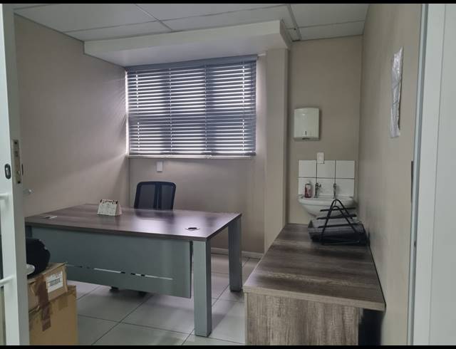 226M² OFFICE TO LET IN SONHEUWEL